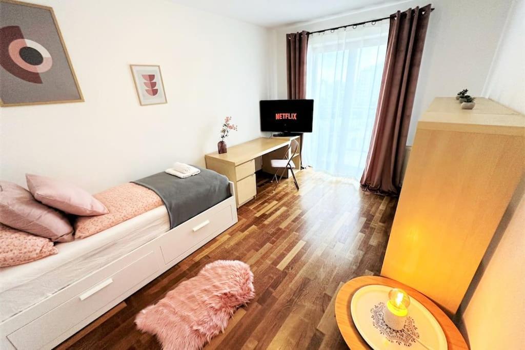 Exclusive Penthouse Near Citycenter 120M2 +Netflix Краков Экстерьер фото